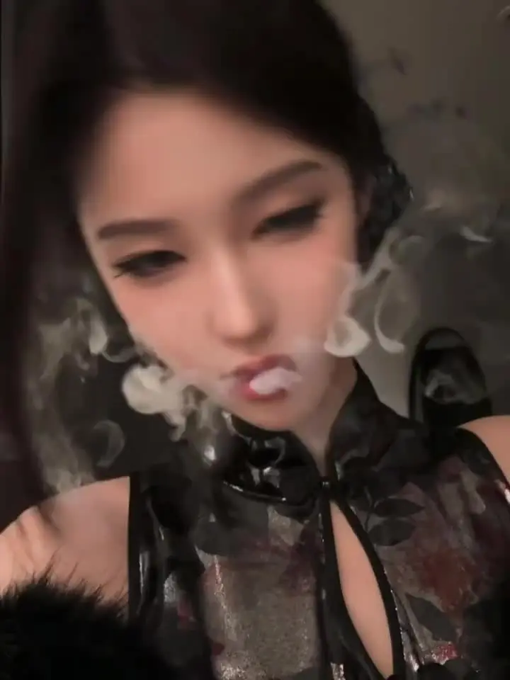 爱了你那么多次 从没觉得辛苦  直到看见你和别人在一起 才发现当年匆匆