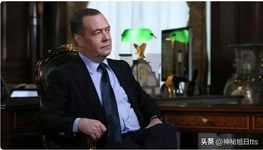 俄罗斯联邦安全会议副主席梅德韦杰夫重申了克里姆林宫控制整个乌克兰的目标。 11月