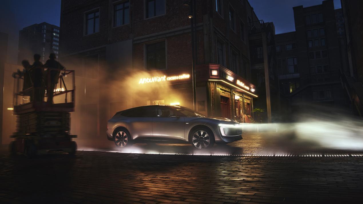 很多新能源车，智驾要加钱、要订阅，一年下来好几千。奥迪E5 Sportback直