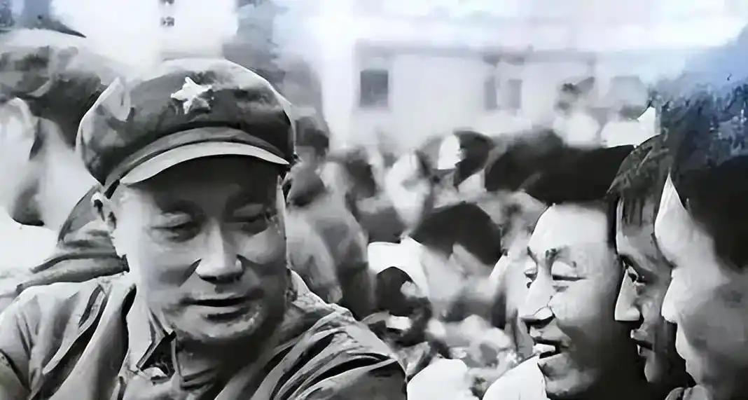 进藏一事在1950年遇到难题，刘帅对张国华说：“你从二野任挑3个最强主力师！”