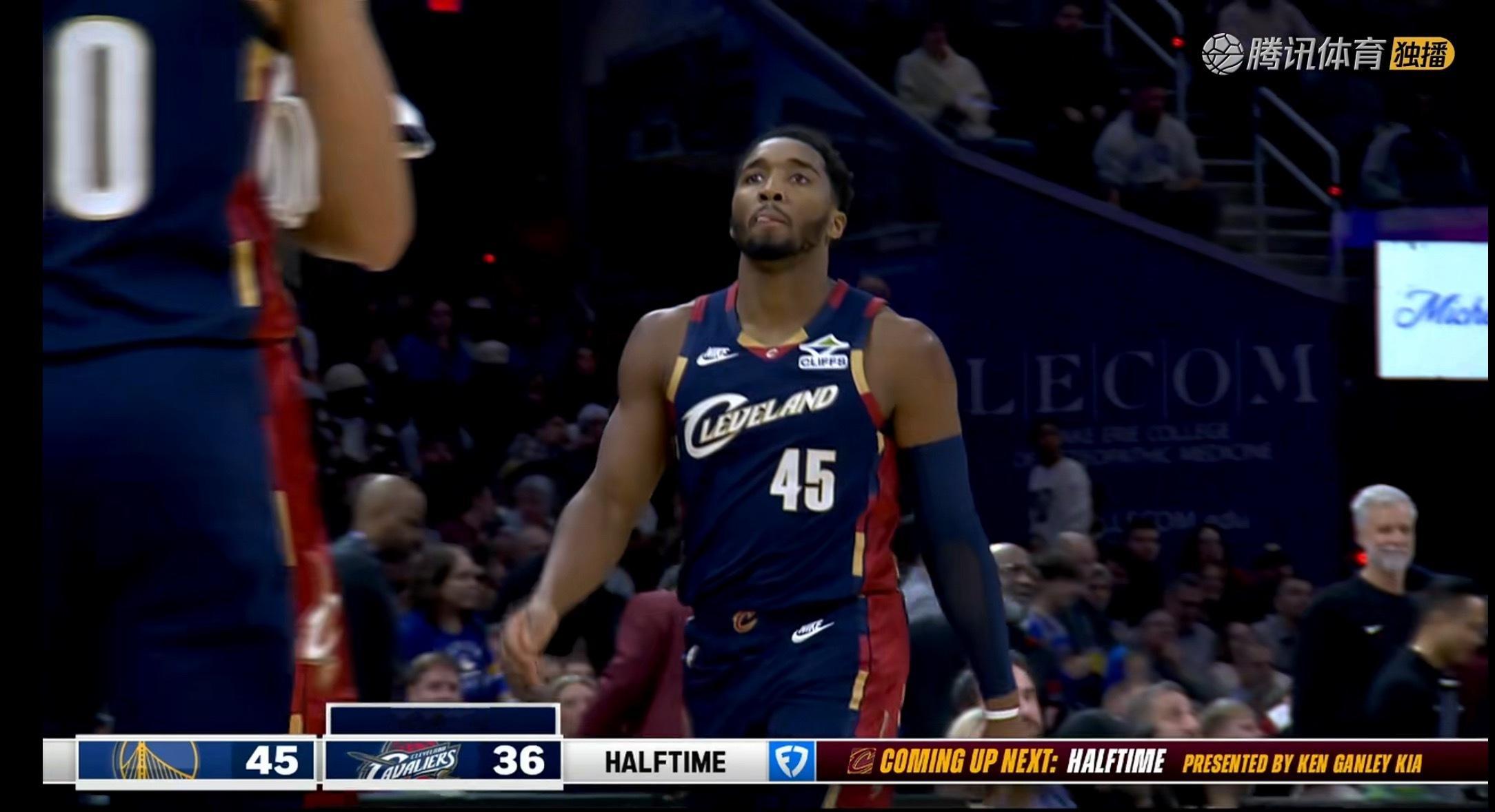 骑士半场3分，21投3中。 勇士vs骑士