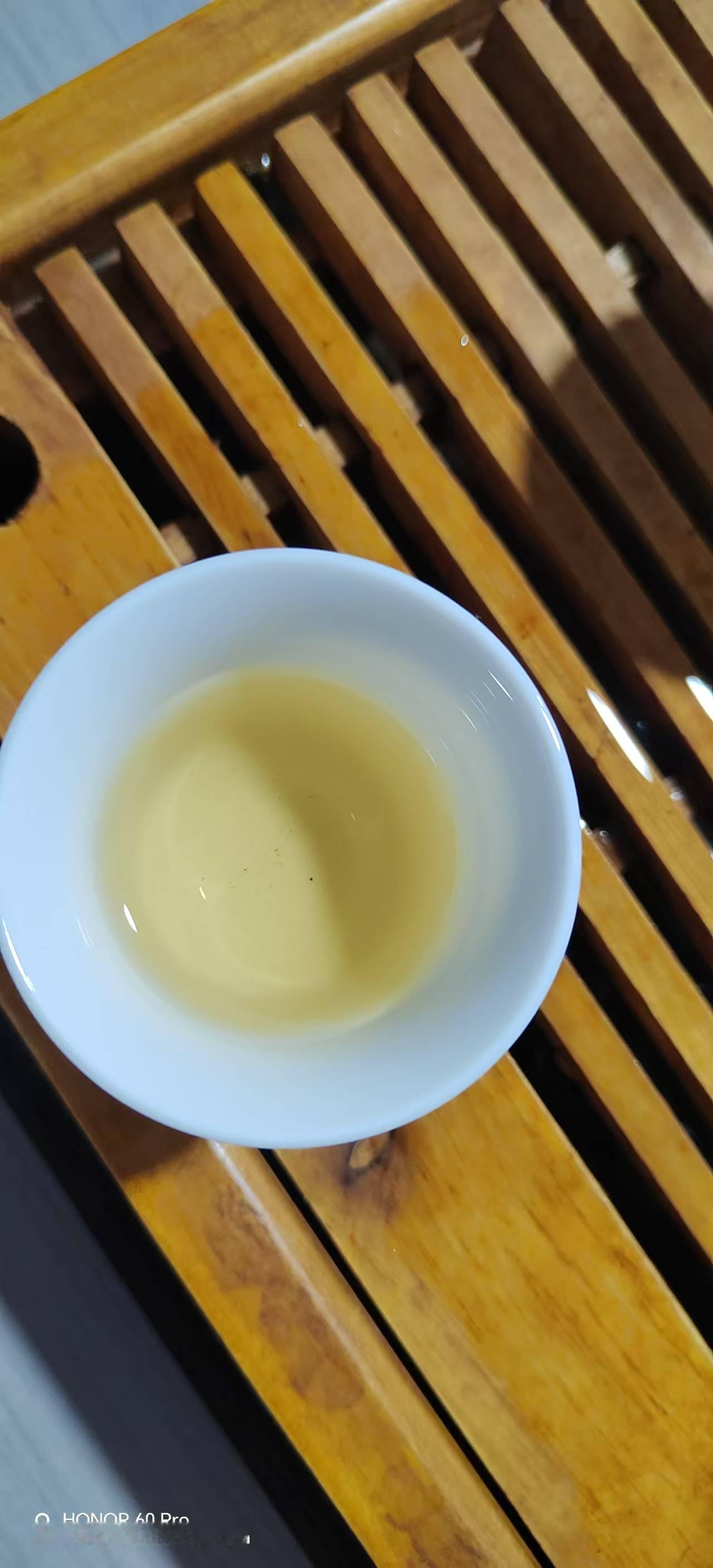 2026年春茶已陆陆续续下山挑黄片，醇厚香甜，回甘持久，越喝越甜