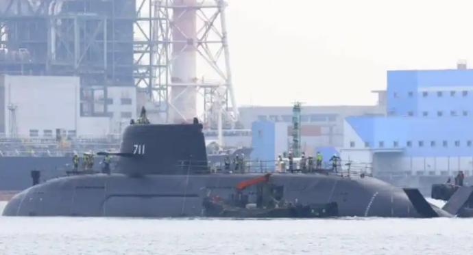 据台湾媒体21日爆料，因担心安全问题英美等技术顾问不敢坐台湾自制潜艇出海[捂脸]
