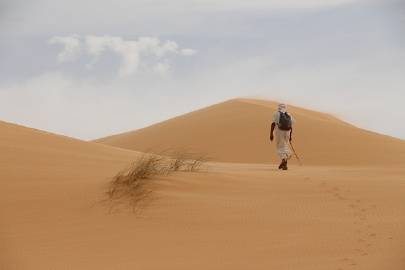 不管全世界所有人怎么说，我都认为自己的感受才是正确的，无论别人怎么看，我绝不打乱
