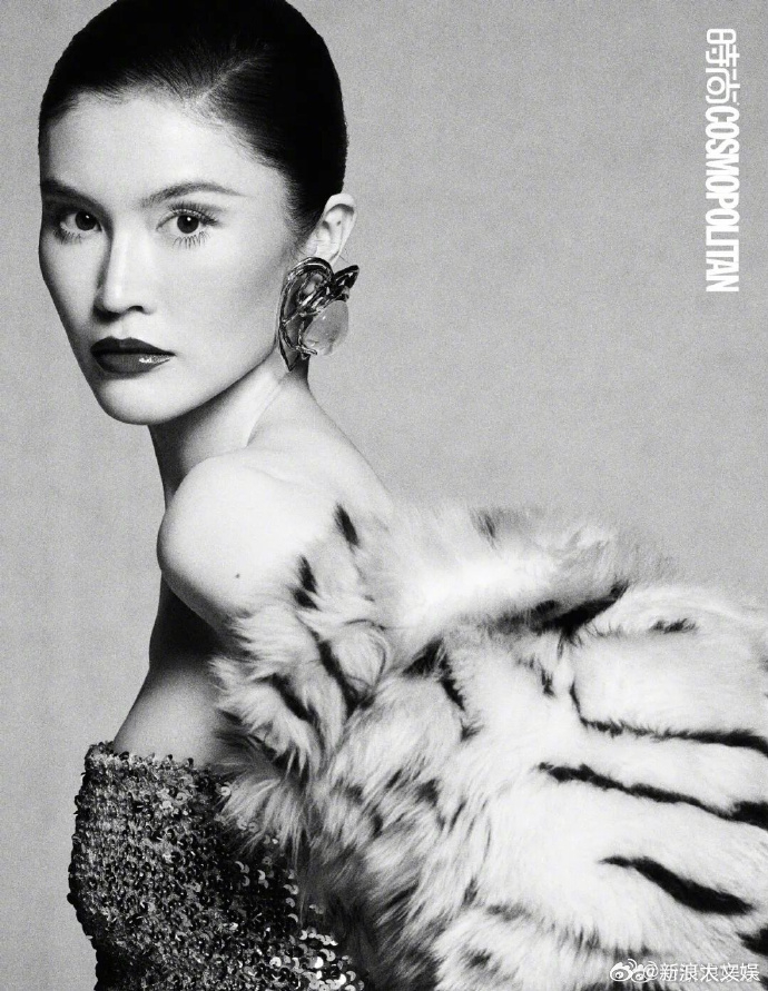 何穗谈产后身材变化何穗称和孩子有分离焦虑 受访谈产后身材变化，称明显看到脖子前倾