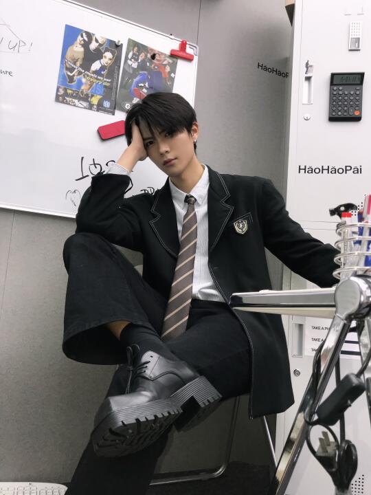 同学，下课来办公室一趟