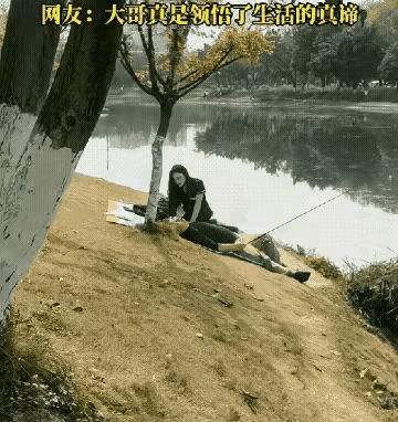 啊这……！制服、工牌，这是上门服务plus版?也不知是段子还是现实情景?若是拍段