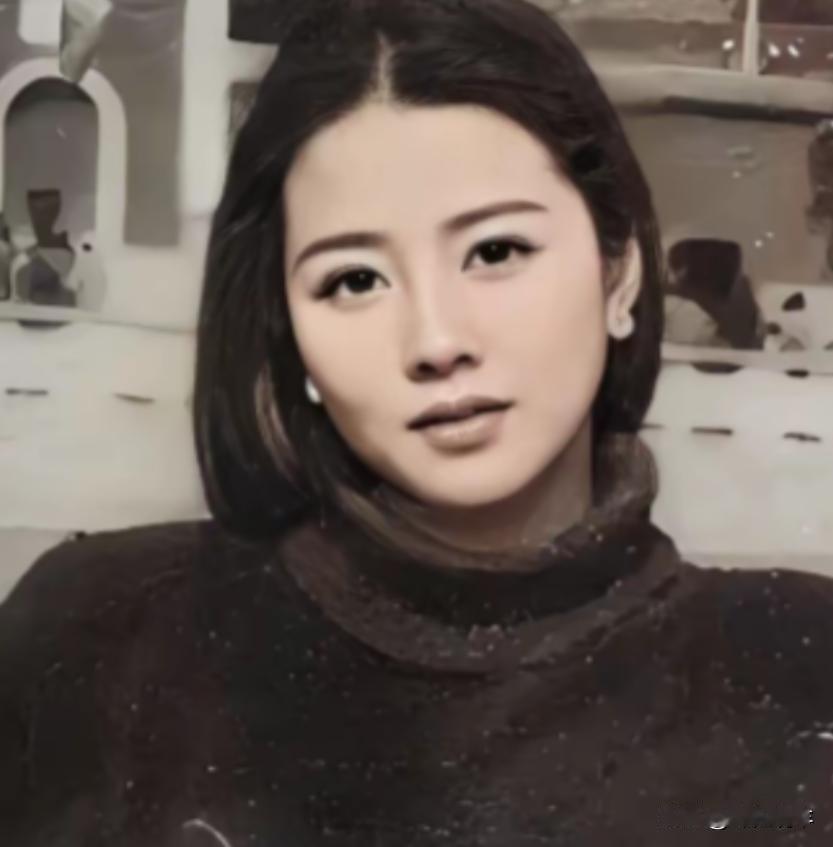 1969年，17岁的女知青张梅香被领导叫到办公室，一把将她抱住，绝望之际，她没有