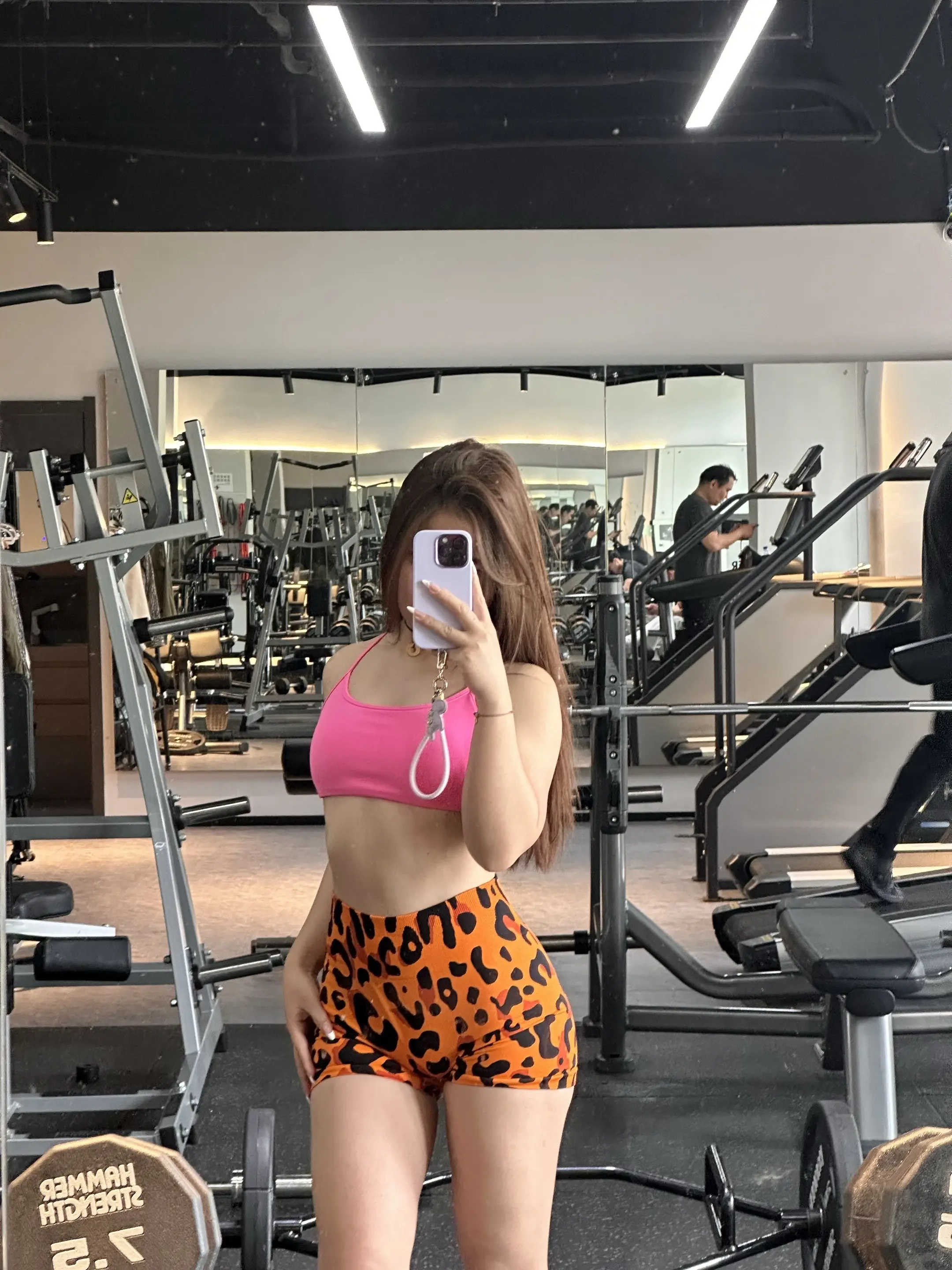 又把自己给练爽了。