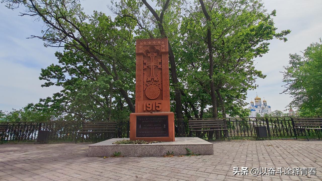 哈奇卡尔，这是专属于亚美尼亚的雕花十字碑。这座位于纳霍德卡喀山圣母像大教堂附近的