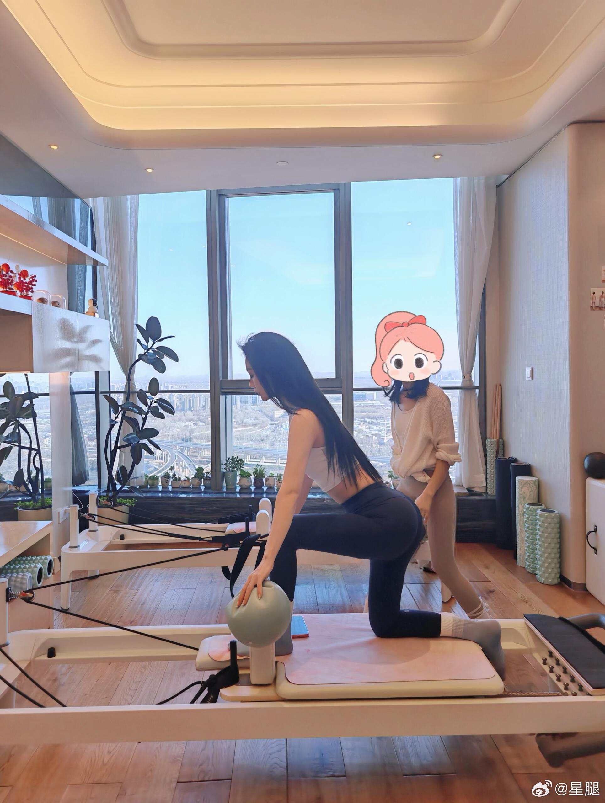 石笑歌 🧩 主持人普拉提日常 