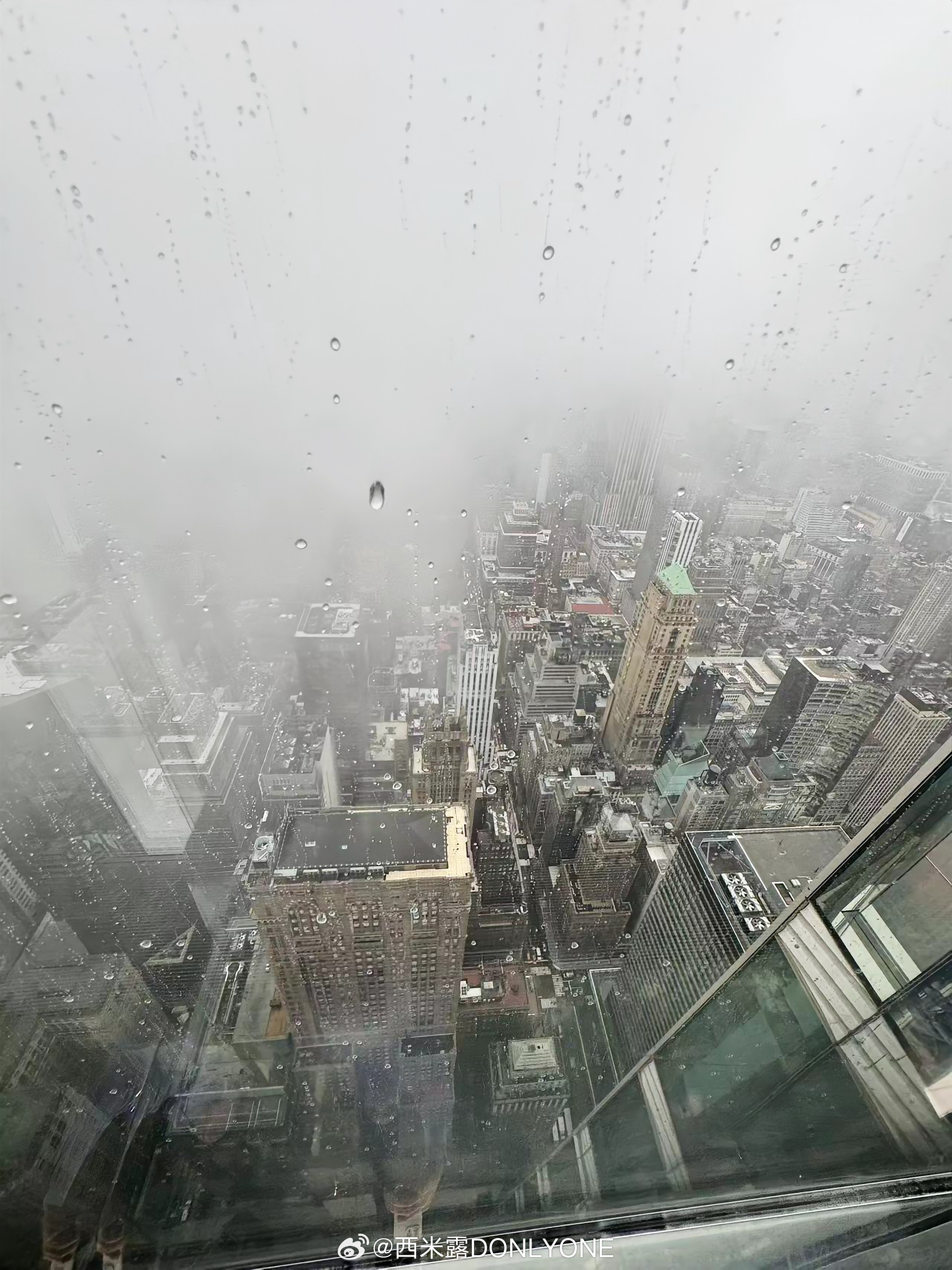 纽约的天漏了⛈️  ​​​