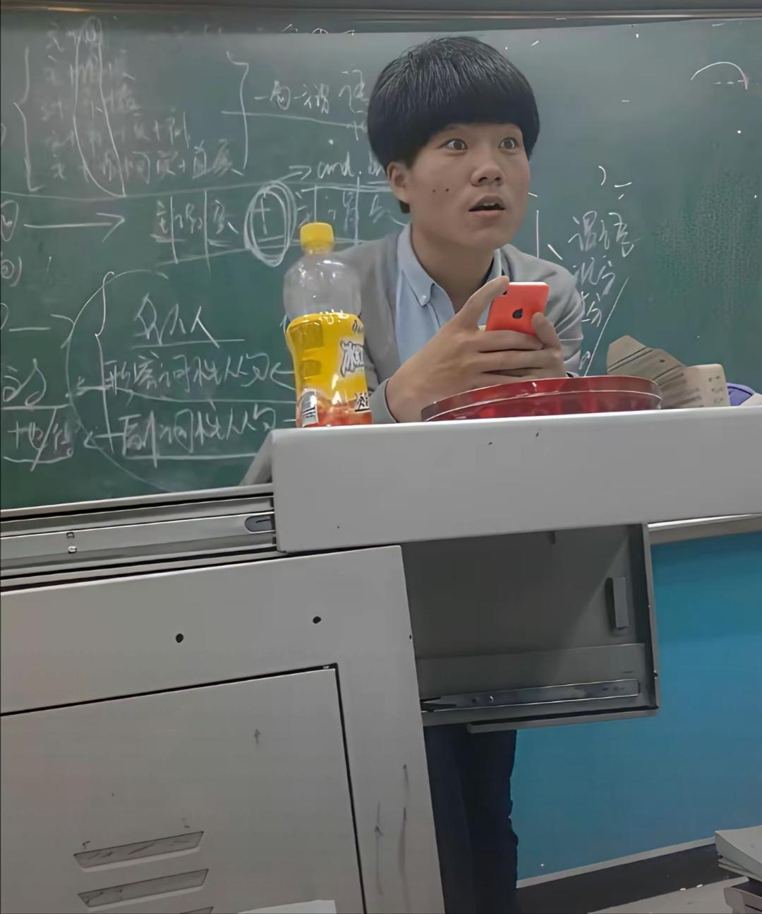 董宇辉5年前还是一个名不见经传的教学老师。几年之间就成为一个亿万富翁。不得不说，