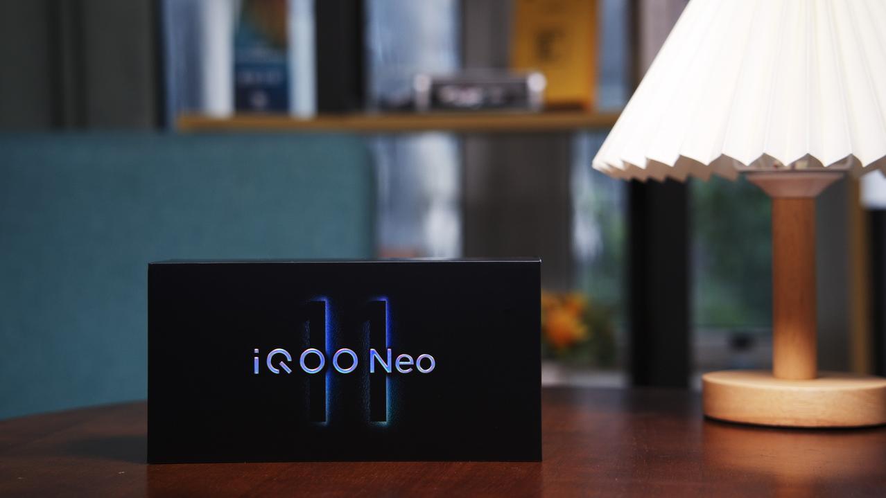这，就是 iQOO 今晚发布的新品：iQOO Neo11 至尊版，国补之后只要 
