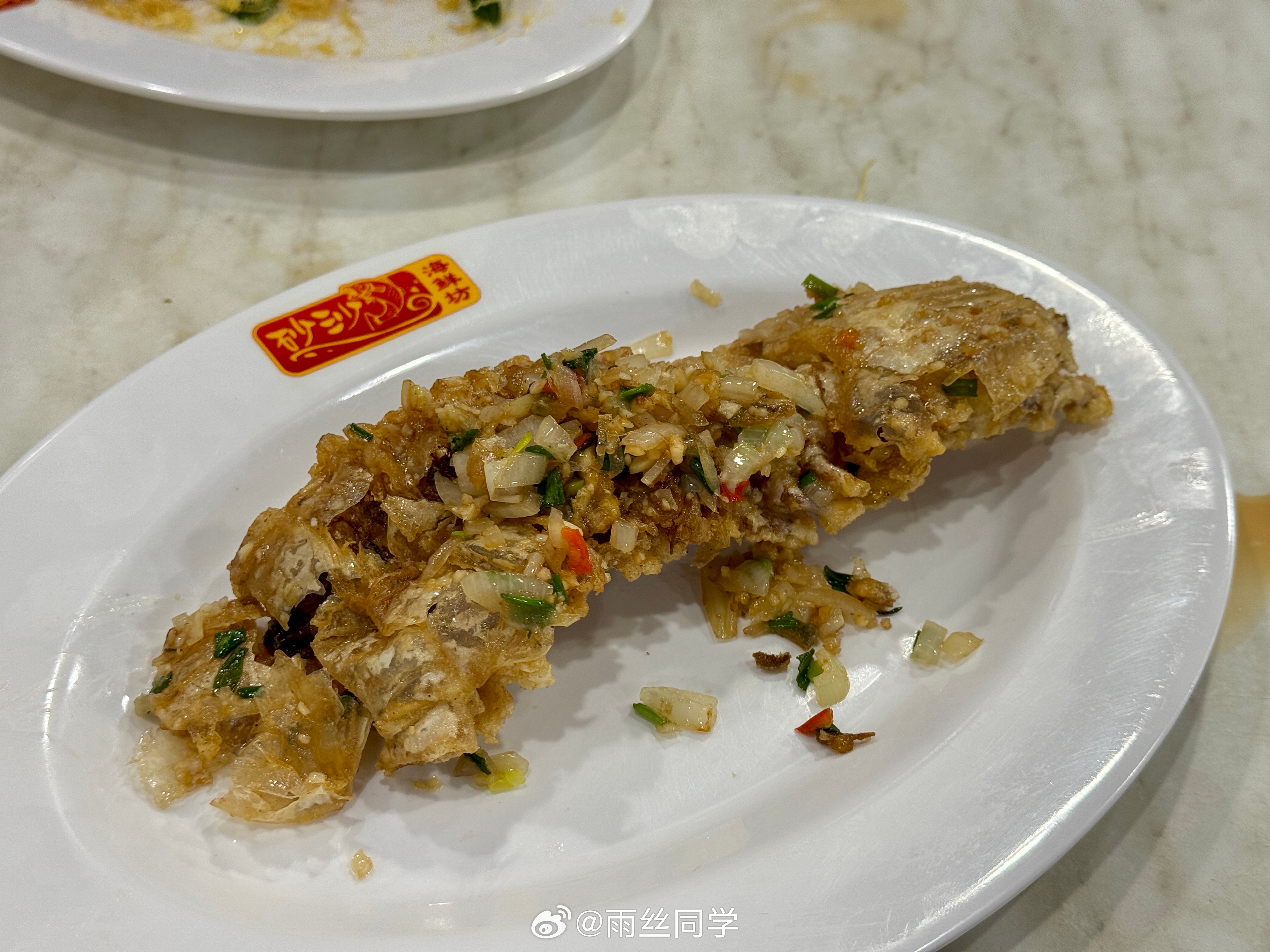 睡了三小时一大早去跳岛，断网了一整天。终于把自己收拾干净出门觅食了。连着两天来吃