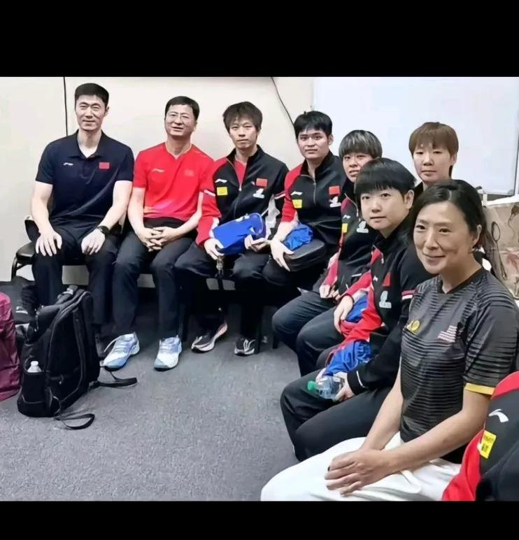 乒乓球战队风采，团结一致，赛场上的勇士们！🏓
发扬国乒精神，再接再厉取得好成绩