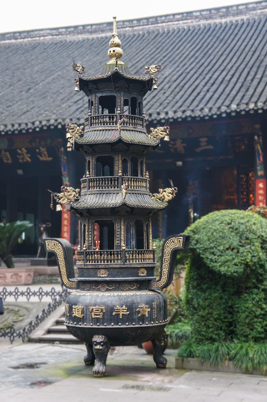 成都产的AI眼镜预售破5万台，主攻海外。这次APEC数字周在成都办，信号很清楚：