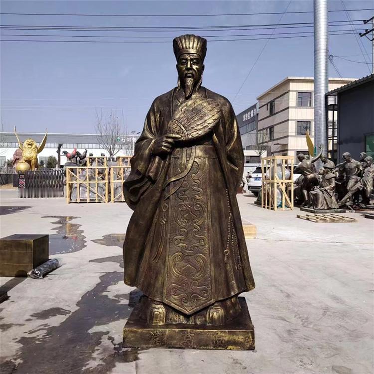 我翻遍三国志才发现，草船借箭空城计都是编的，正史里的诸葛亮压根不靠奇谋，靠的是这