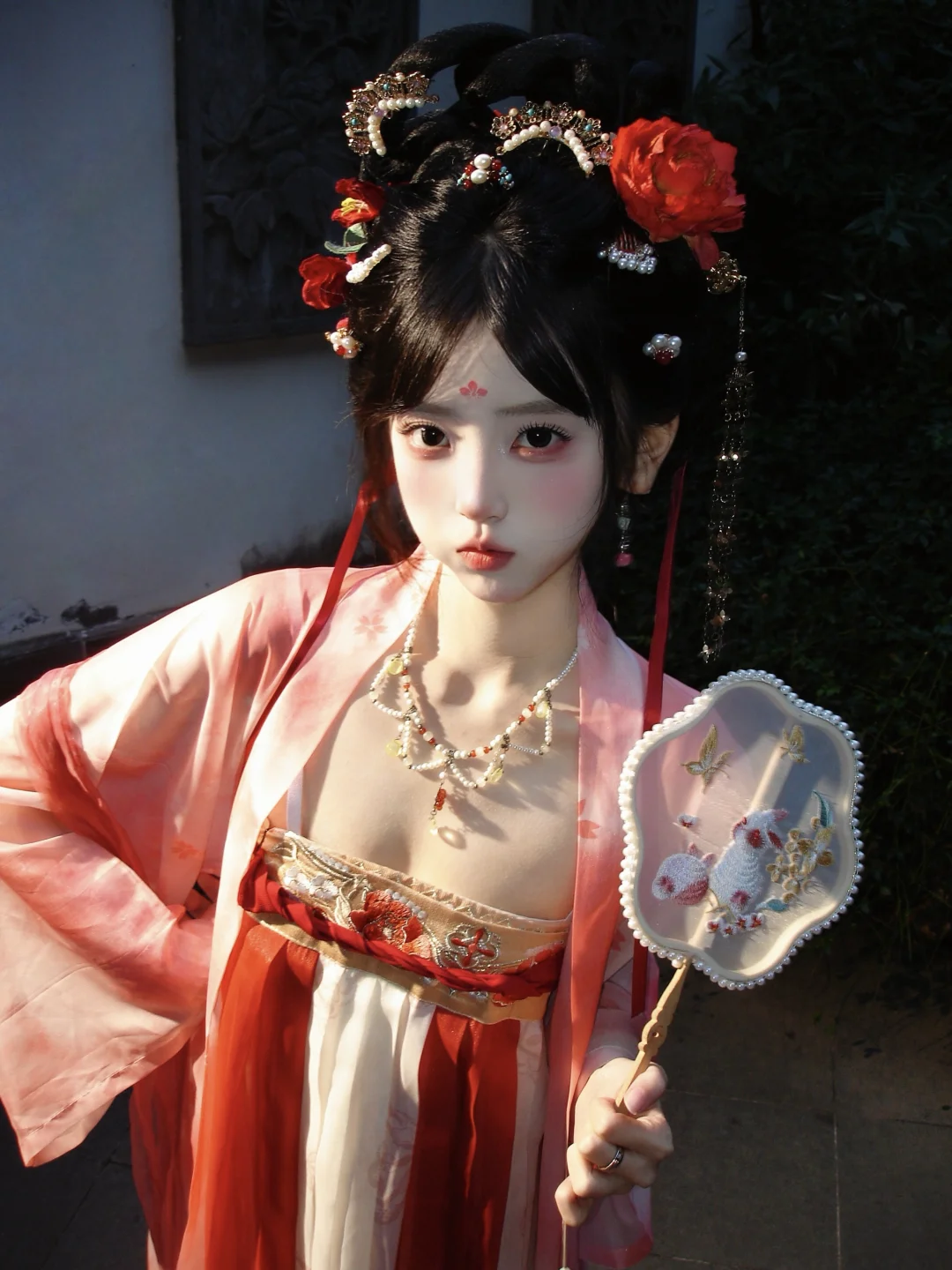 在上海园林拍的汉服写真、简直美到窒息！