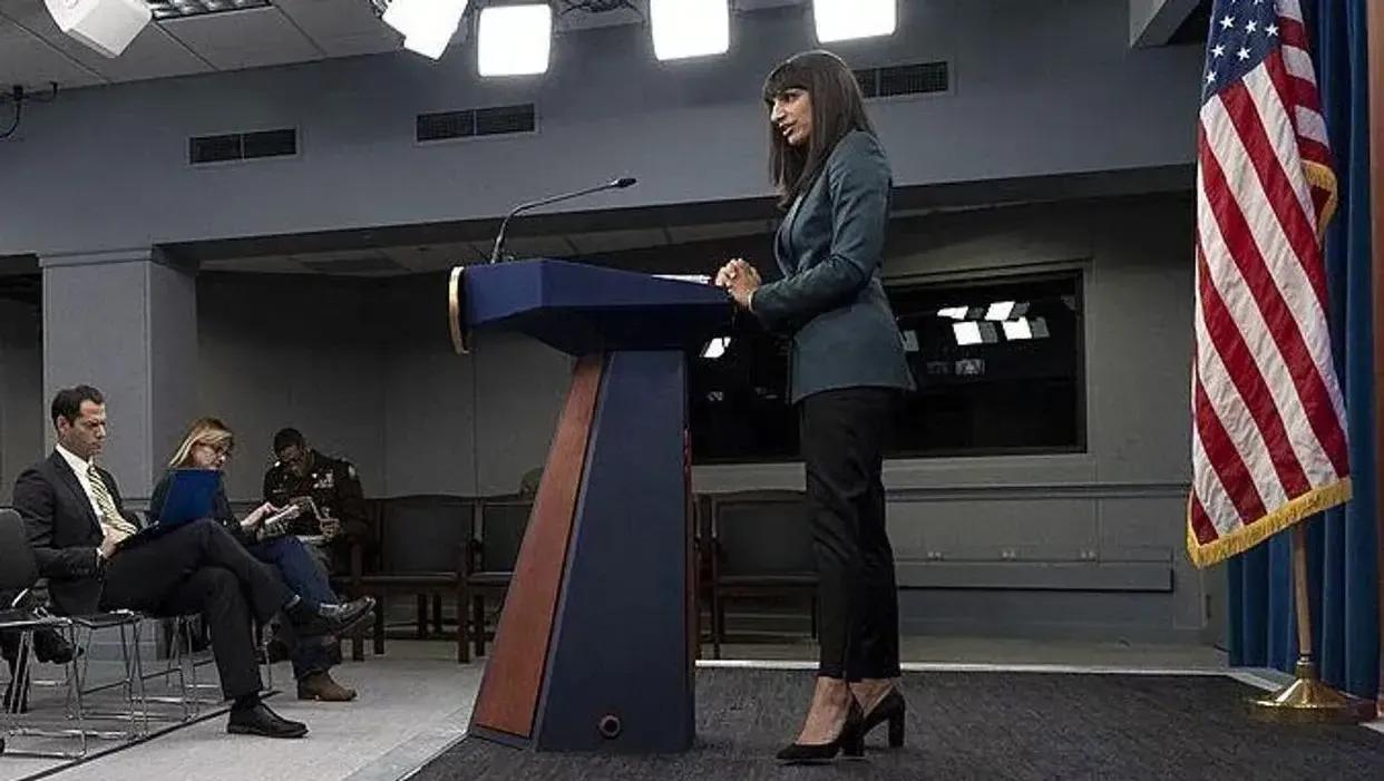 【自知之明】
美国国防部副新闻秘书萨布丽娜•辛格3日表示，美国认为基辅能够依靠自
