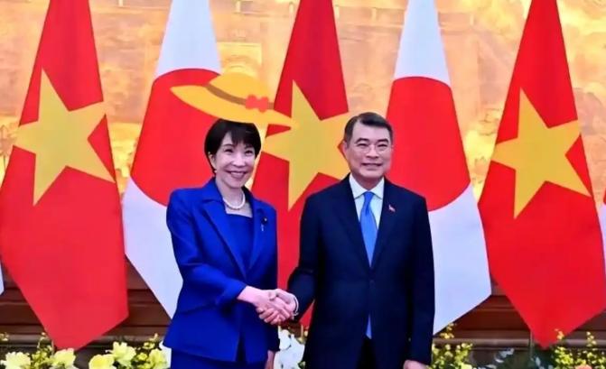 高市早苗这次脸黑了，这次日本访问越南，却没有迎接仪式！

日本首相高市早苗这次出