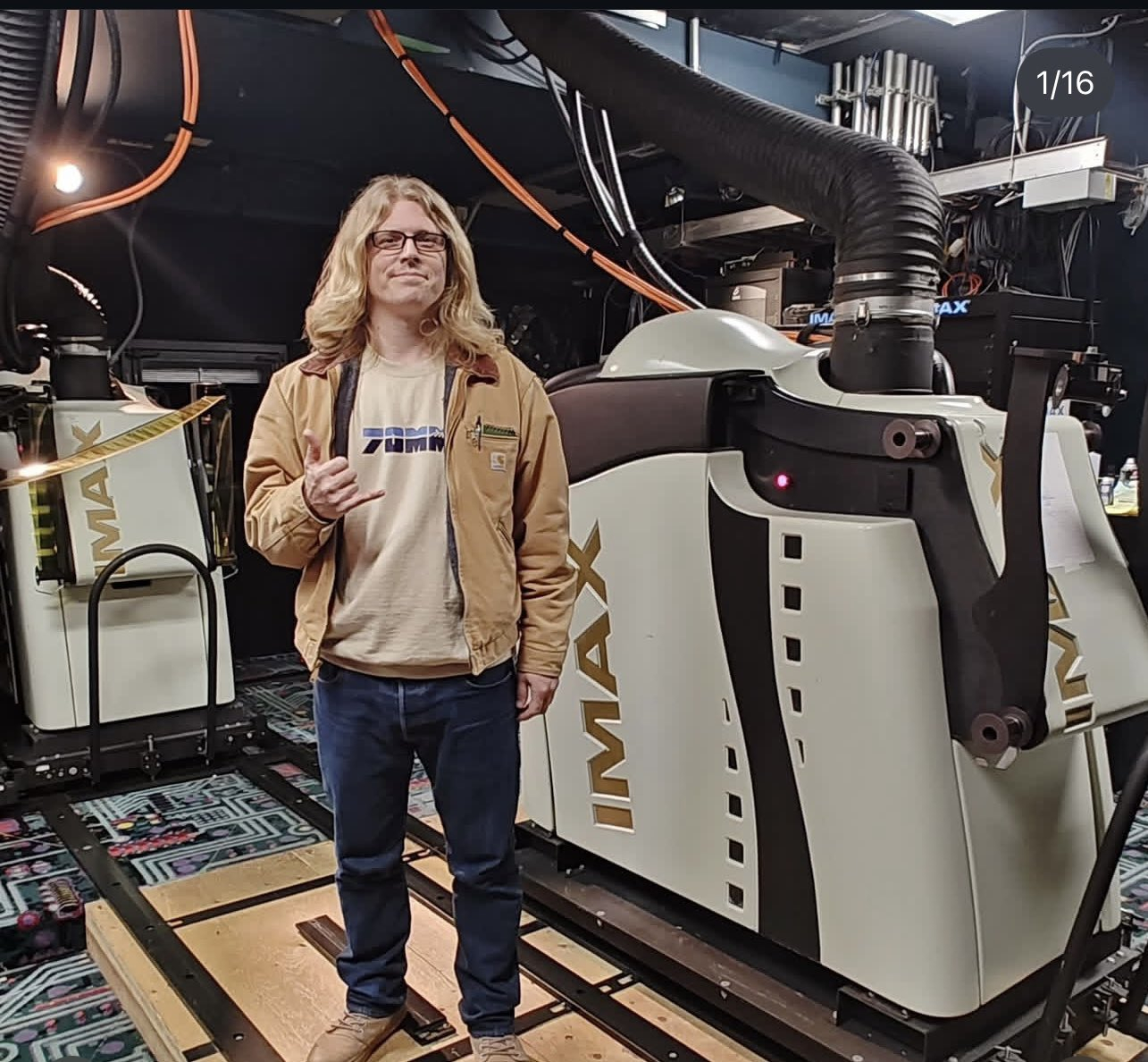 IMAX 超级粉丝 Shane Short 正从夏威夷飞往洛杉矶，观看《奥德赛》