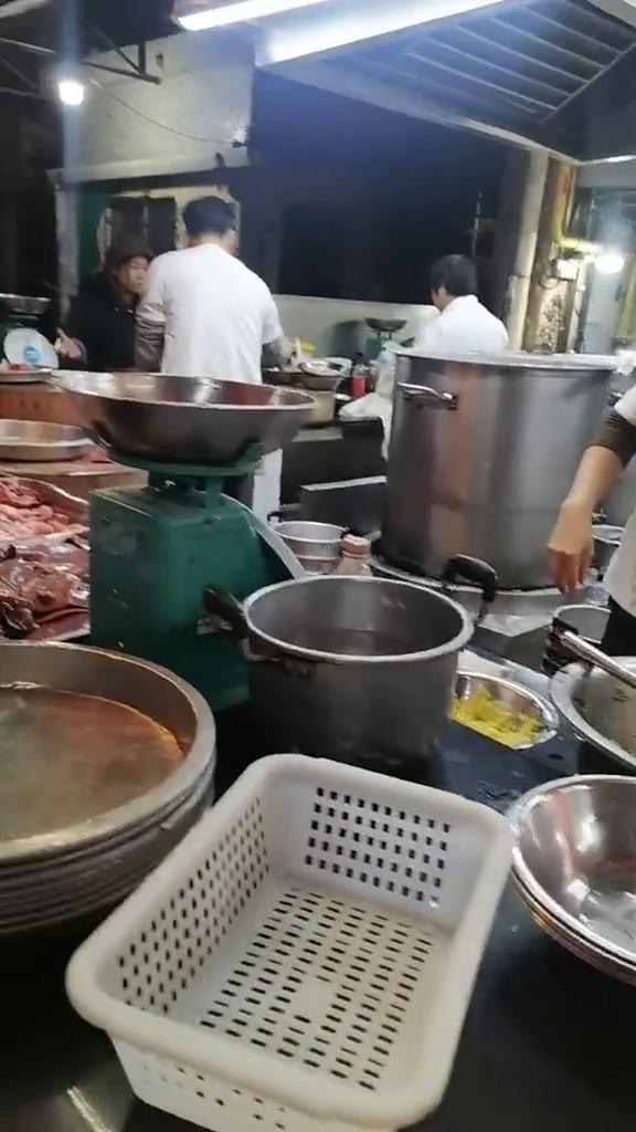 沙湾联丰猪杂粥。