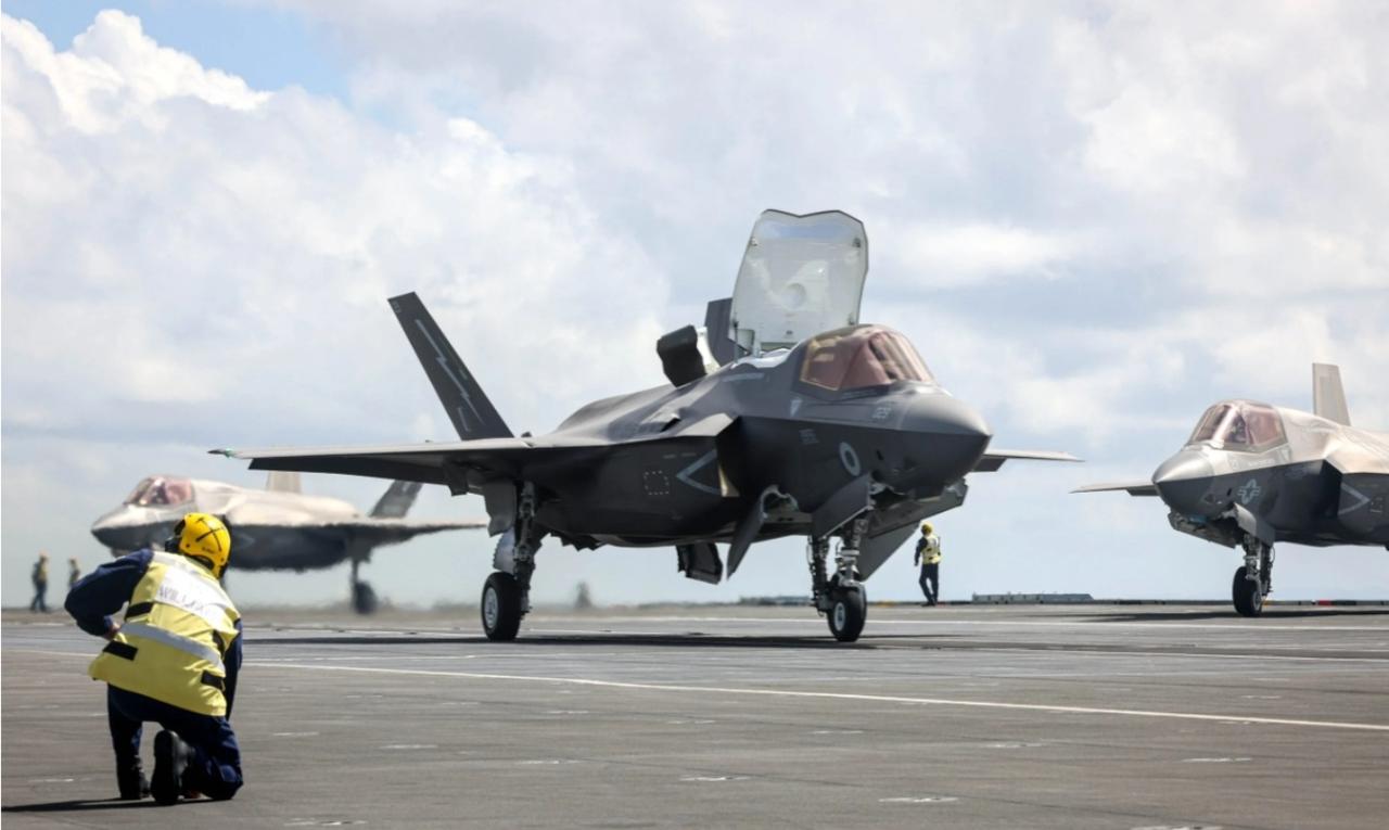 英国海军航母战斗群和日本航母打击群将测试F-35B战斗机的能力，8月5日，英国方