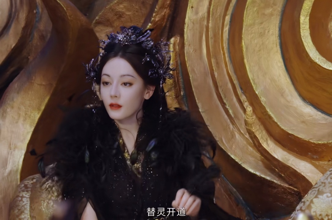 迪丽热巴首个纯坏角色迪丽热巴首个“纯坏”角色来了！光看预告就很精彩，已经狠狠期待