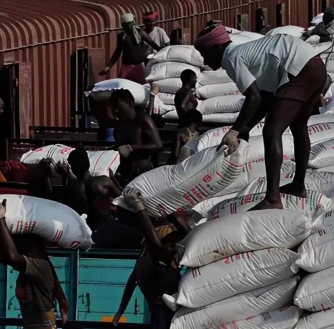 印度紧急向中国求援尿素，欧美多国等着看北京回应，没想到新德里又翻脸了！

这场中