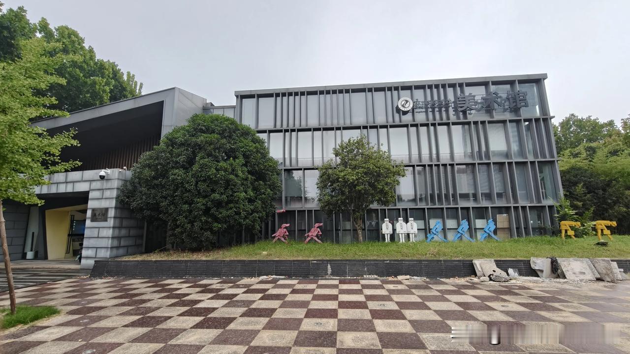 这里离家步行十分钟就到了，以后经常活动的地方。