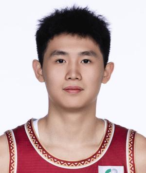 今天看广东宏远和浙江的比赛，不看徐杰也不看胡明轩和吴前，我看到这四个新人让我眼前