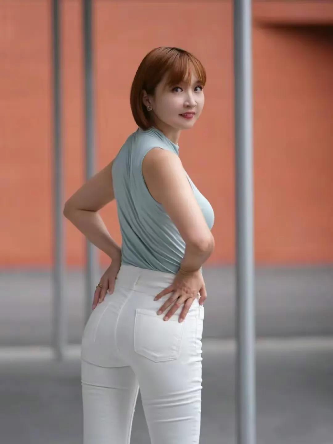 短发干练女人，美丽大方