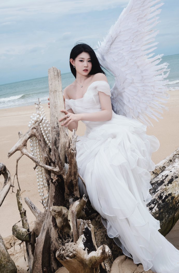 沈佳润的原生皮肤沈佳润二十岁该有的皮肤状态 沈佳润的皮肤简直自带柔光，妹妹真的好