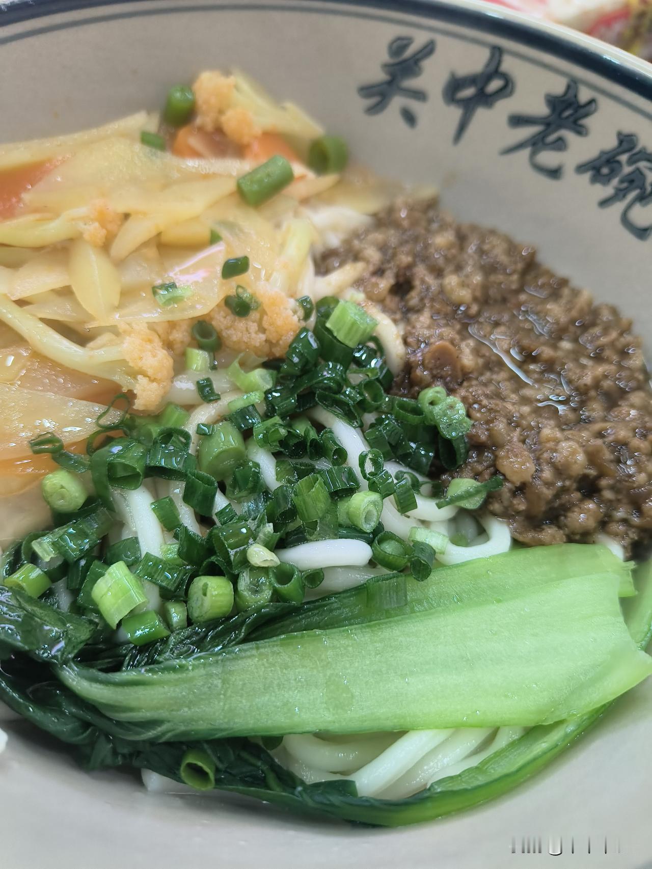 研究一个票很花时间，所以我不爱研究，随便做做么好了。
但是跌了我得研究研究。[呲