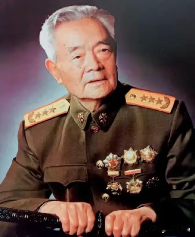 1941年粟裕大胆破格提拔！21岁参谋连跳四级遭全军质疑，3天后全员闭嘴
 
1