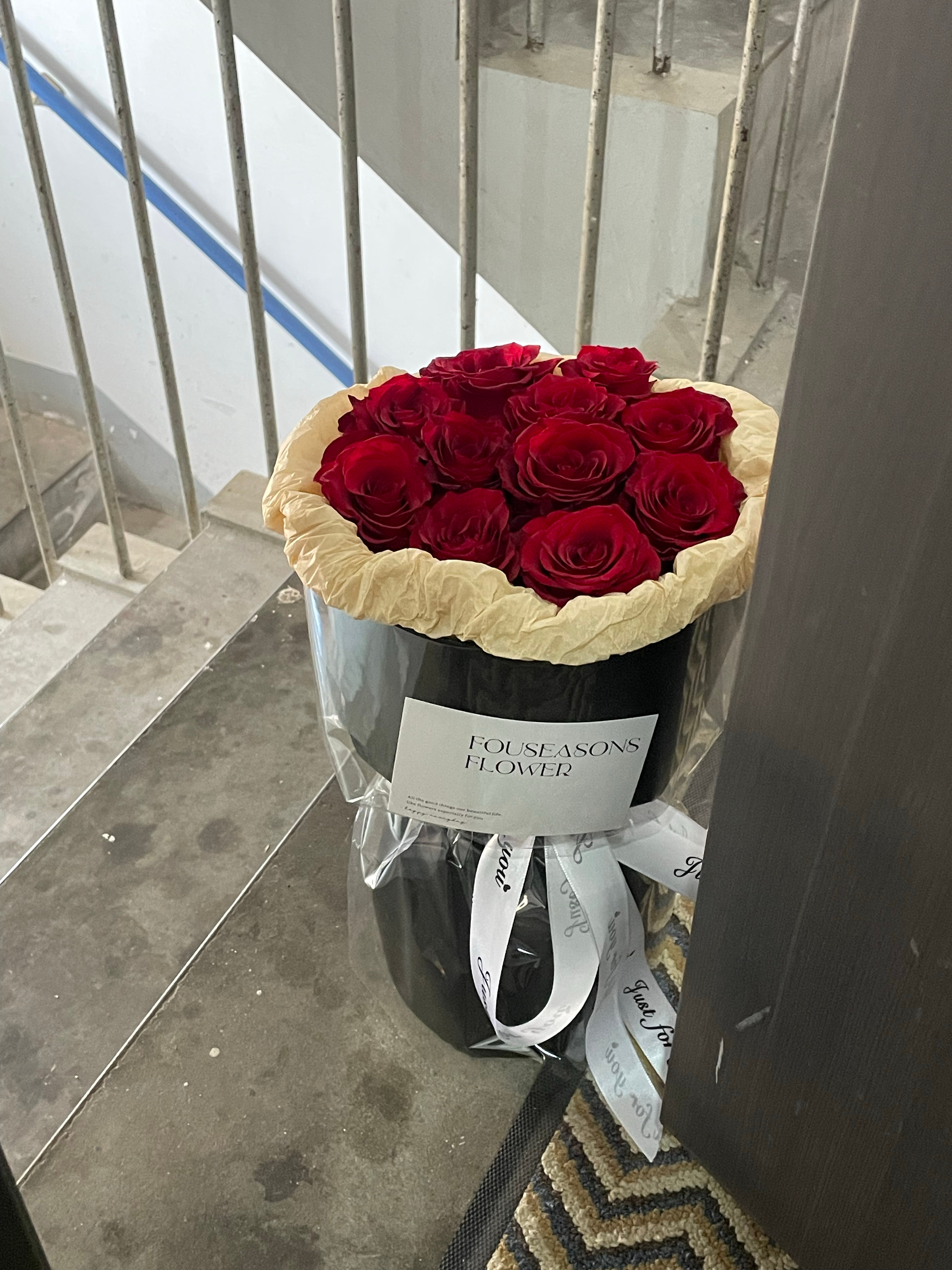 爱自己从来不是选项我亦能为自己创造浪漫与光环 每一位女性都应该为自己绽放每一刻「