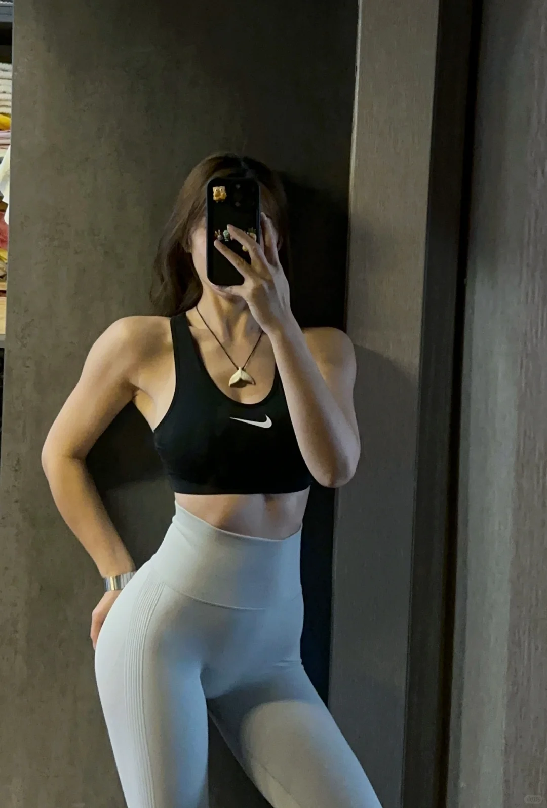 追个鲸回来还瘦了 狂吃一周又变脂包肌