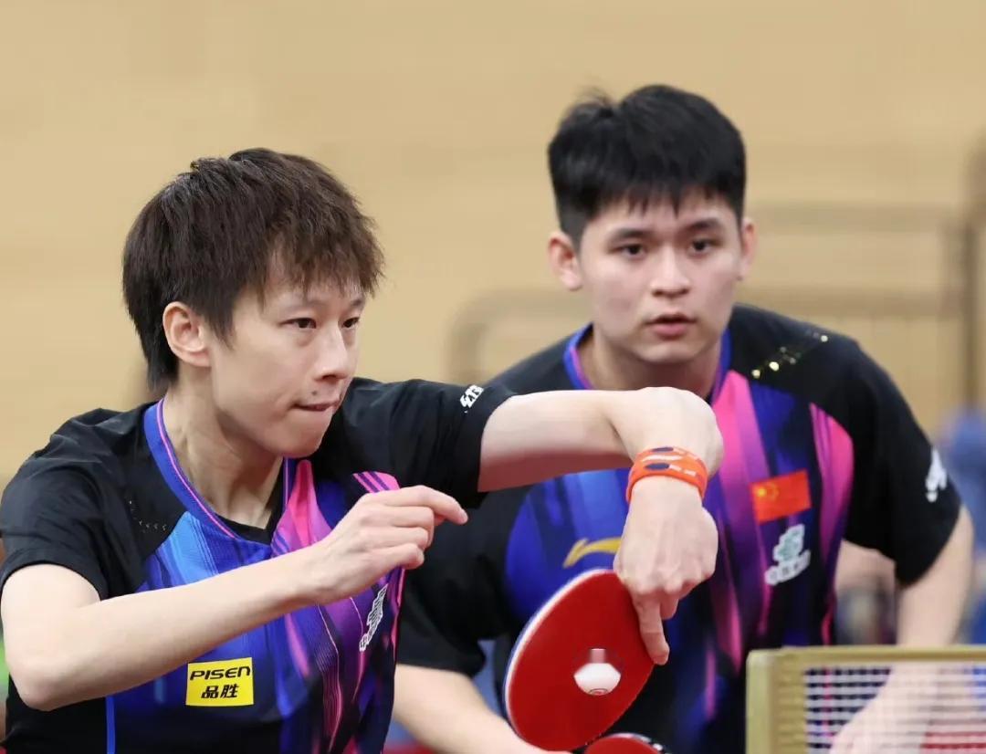 林诗栋/林高远晋级男双八强丨多哈世乒赛
多哈世乒赛 男双八分之一决赛，国乒林诗栋