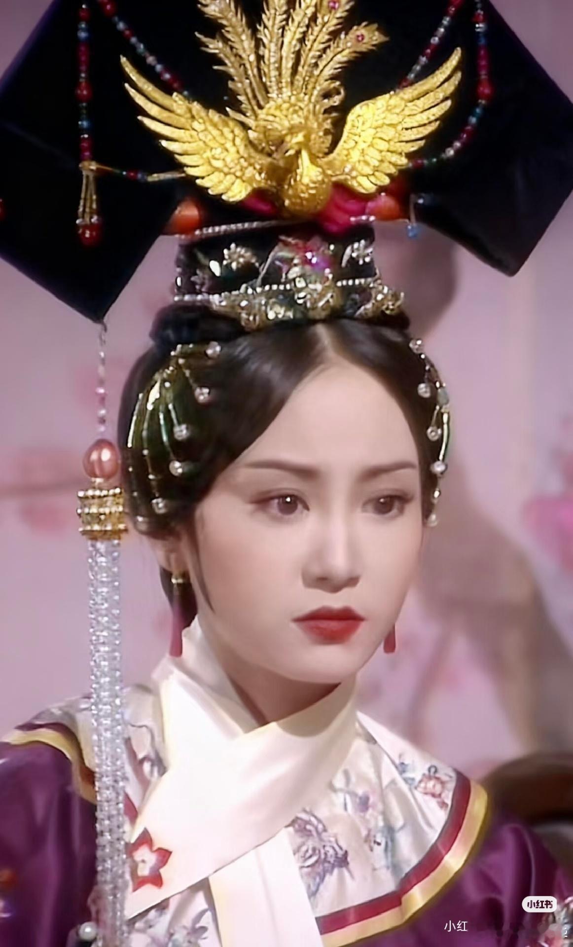 刷到有人问刘雪华年轻的时候漂不漂亮，然后有个人回复认识她的时候她就演太后了。但是