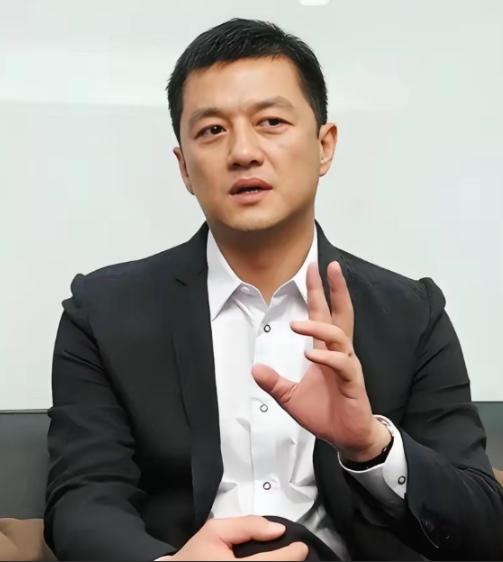 李亚鹏直播哭了，自爆十年前跟黄晓明借钱，黄晓明只回了四个字，至今再也没提过。
 