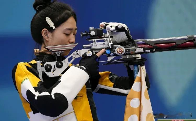 太可惜了，奥运女子10米气步枪黄雨婷加时0.1环输给韩国队错失金牌，虽然黄雨婷很