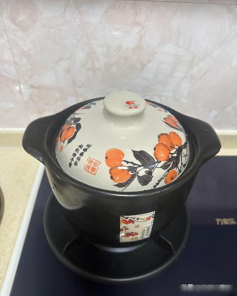 当时头一热，买了一个小砂锅，买回来后发现，好像用处不大，一直闲置着。

买之前觉