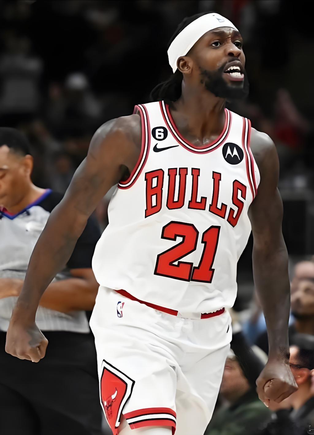 利拉德名人堂争议：荣誉与缺失的平衡近日，NBA球员帕特里克·贝弗利与钱宁·弗莱就