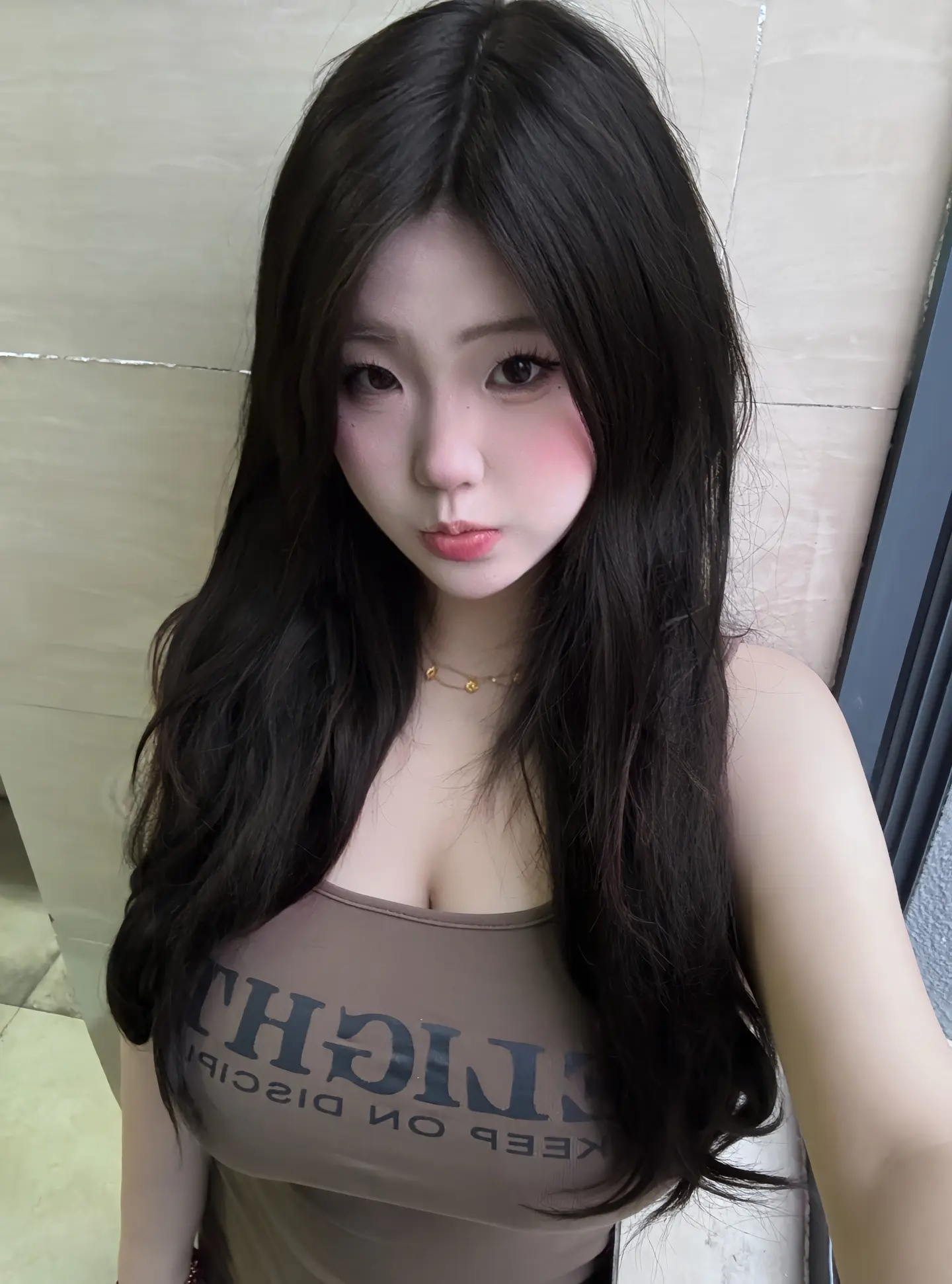 她眷恋梨花泪