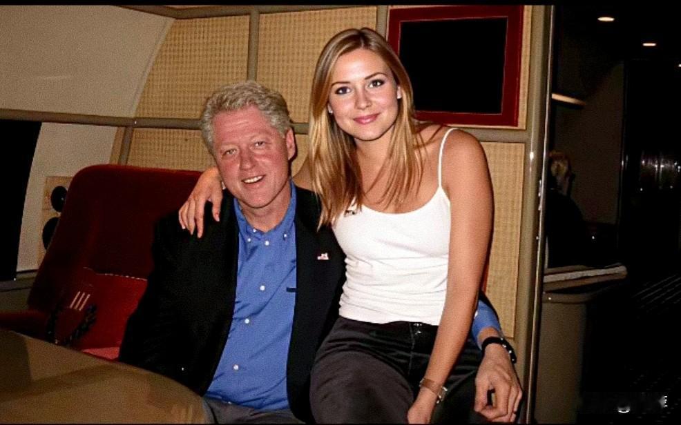 美国前总统克林顿晚节不保了，年轻时犯的错现在被翻出重提。估计他现在也不在乎了，毕