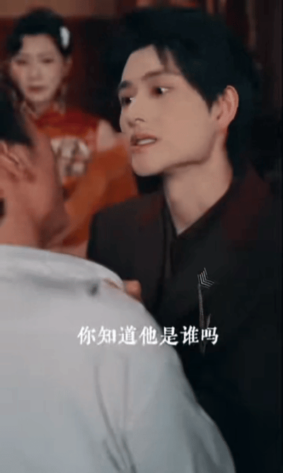 短剧伪装者对比原版赢麻了 通宵刷完《伪装者浓雾之下》，没有注水恋爱戏，专注谍战博