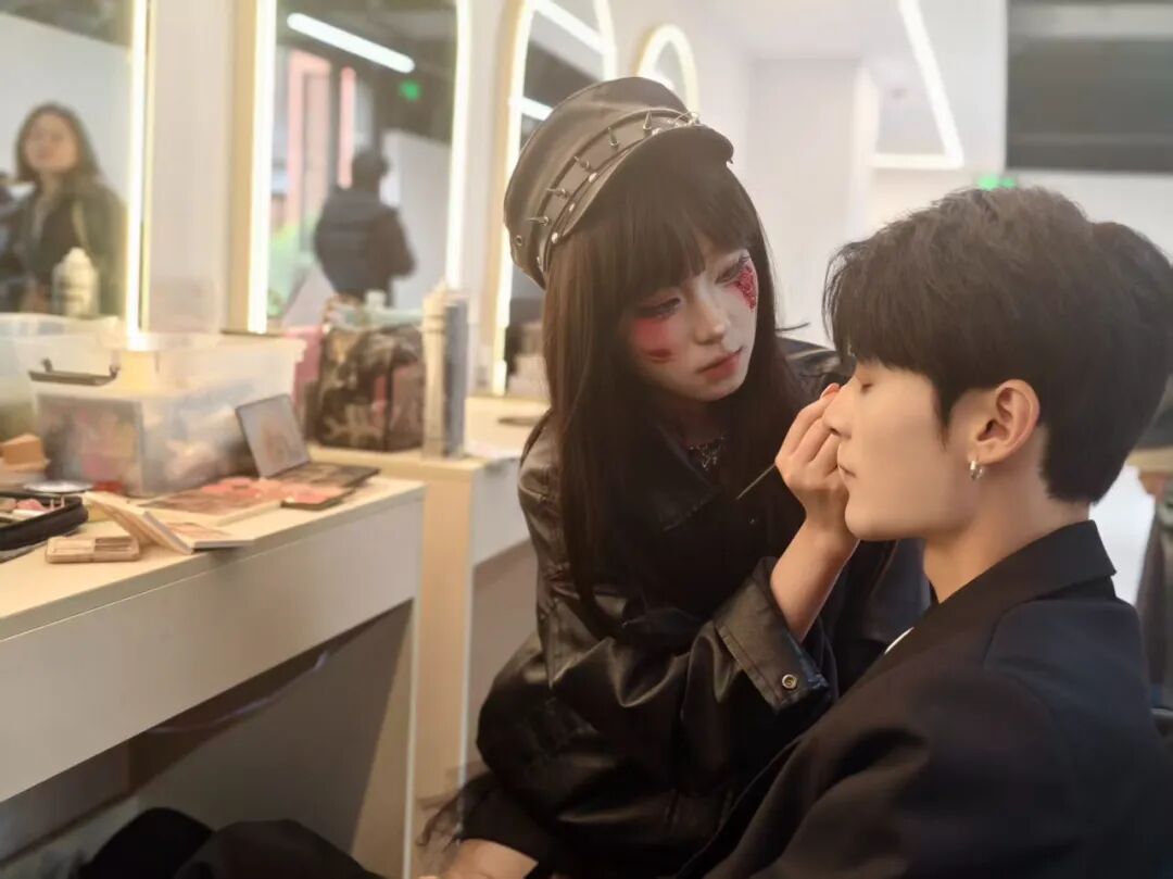 团播2.0：当专业主义照进直播间