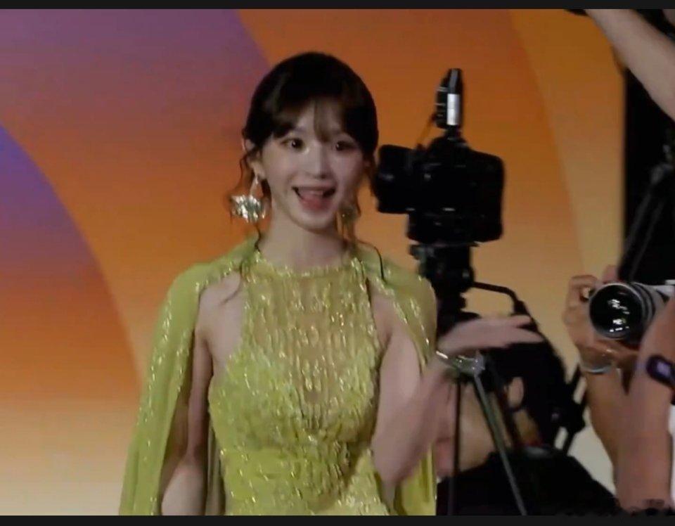 田曦薇获奖感言用了3种语言田曦薇田曦薇真的太美太可爱了