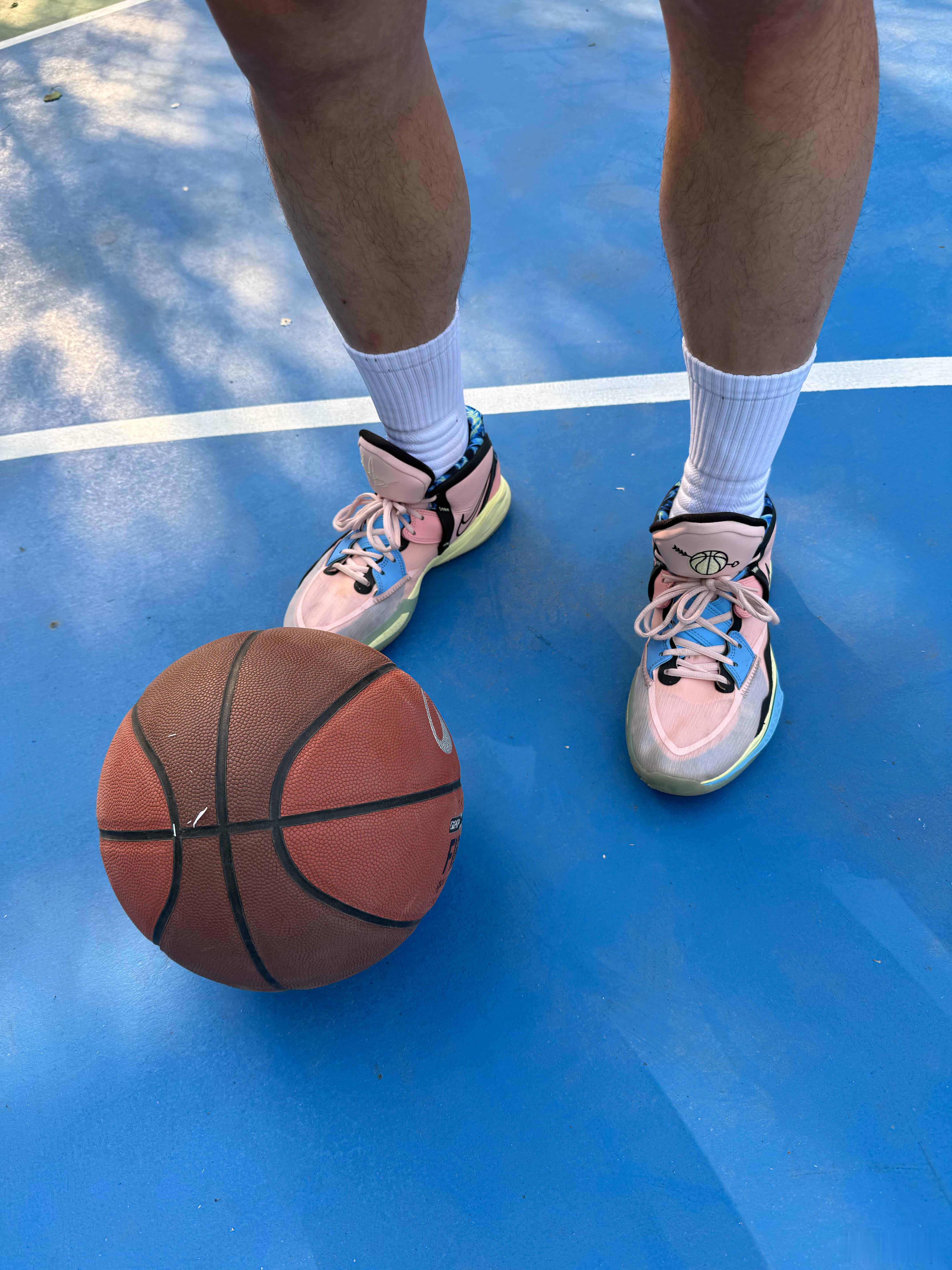 鞋不禁放，后掌已经完全变砖。不知家里那几双外底也已氧化的鞋发泡耐久还怎么样，这双